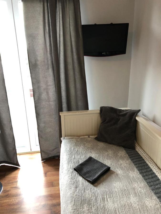 Route 7 Rooms Myślenice Buitenkant foto