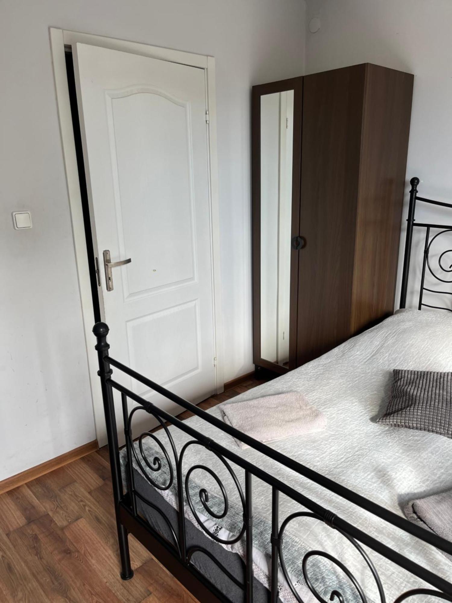 Route 7 Rooms Myślenice Buitenkant foto